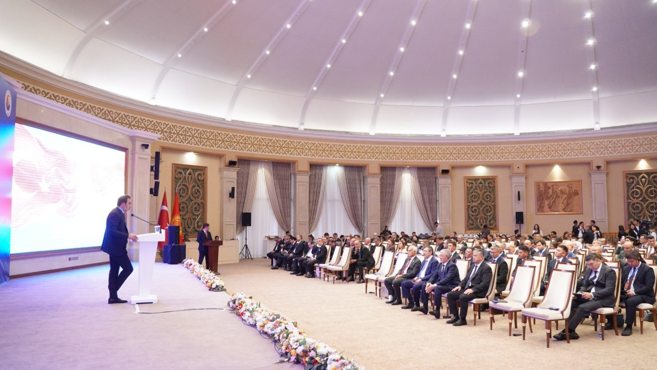 BAŞKAN ÖZTÜRK KIRGIZİSTAN-TÜRKİYE İŞ FORUMU'NA KATILDI
