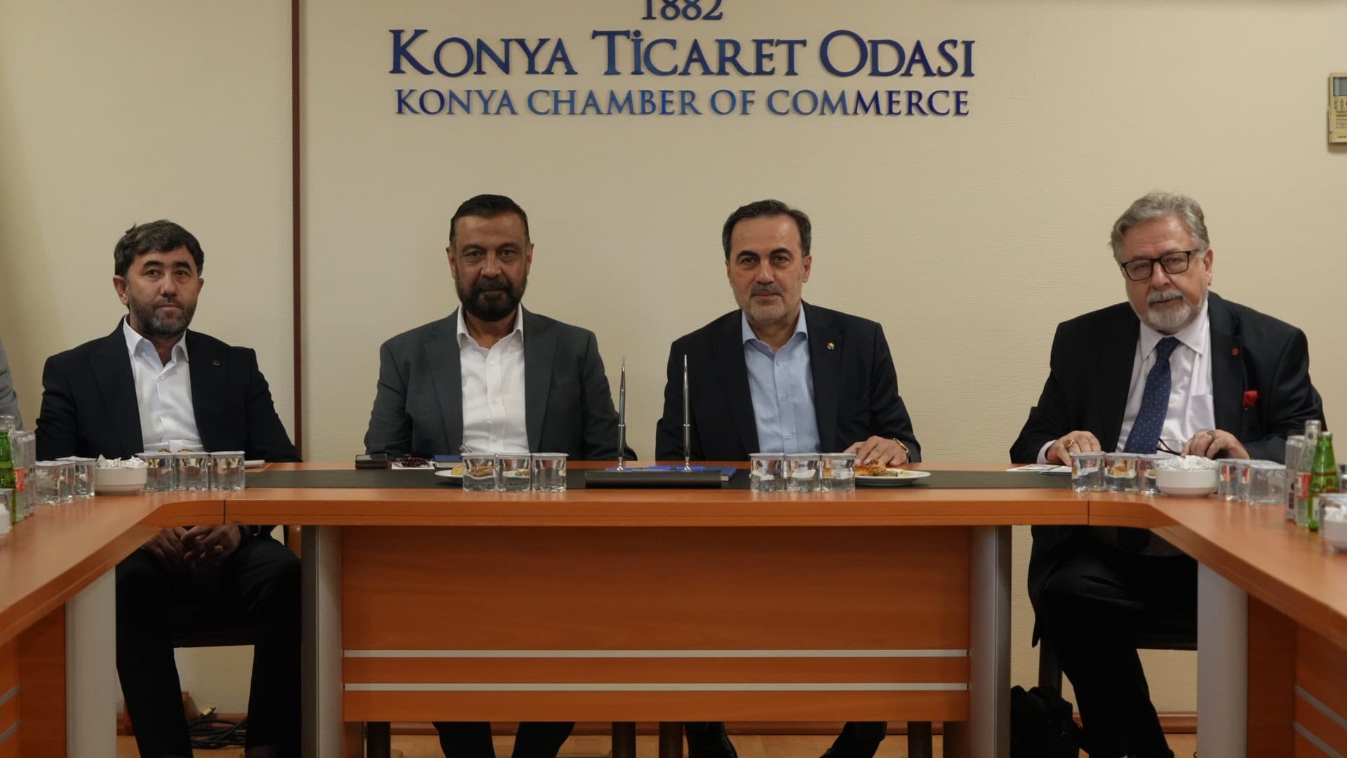 KONYA İLE AFGANİSTAN ARASINDA TİCARİ İŞ BİRLİĞİ KÖPRÜSÜ KURULDU