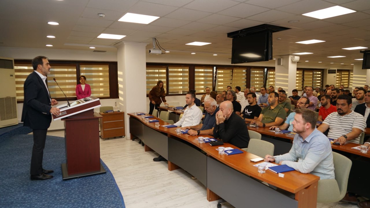 YAZILIM SEKTÖRÜNÜN İHRACATÇI  KİMLİĞİNİ GÜÇLENDİRMELİYİZ