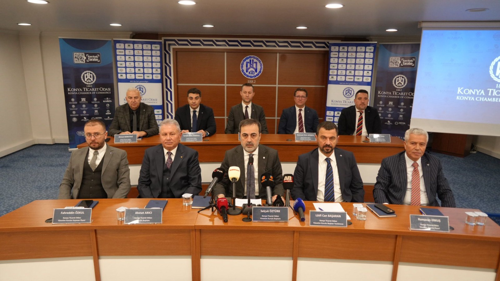 KONYA TİCARET ODASI BAŞKANI SELÇUK ÖZTÜRK KONYA BASINIYLA BİR ARAYA GELDİ