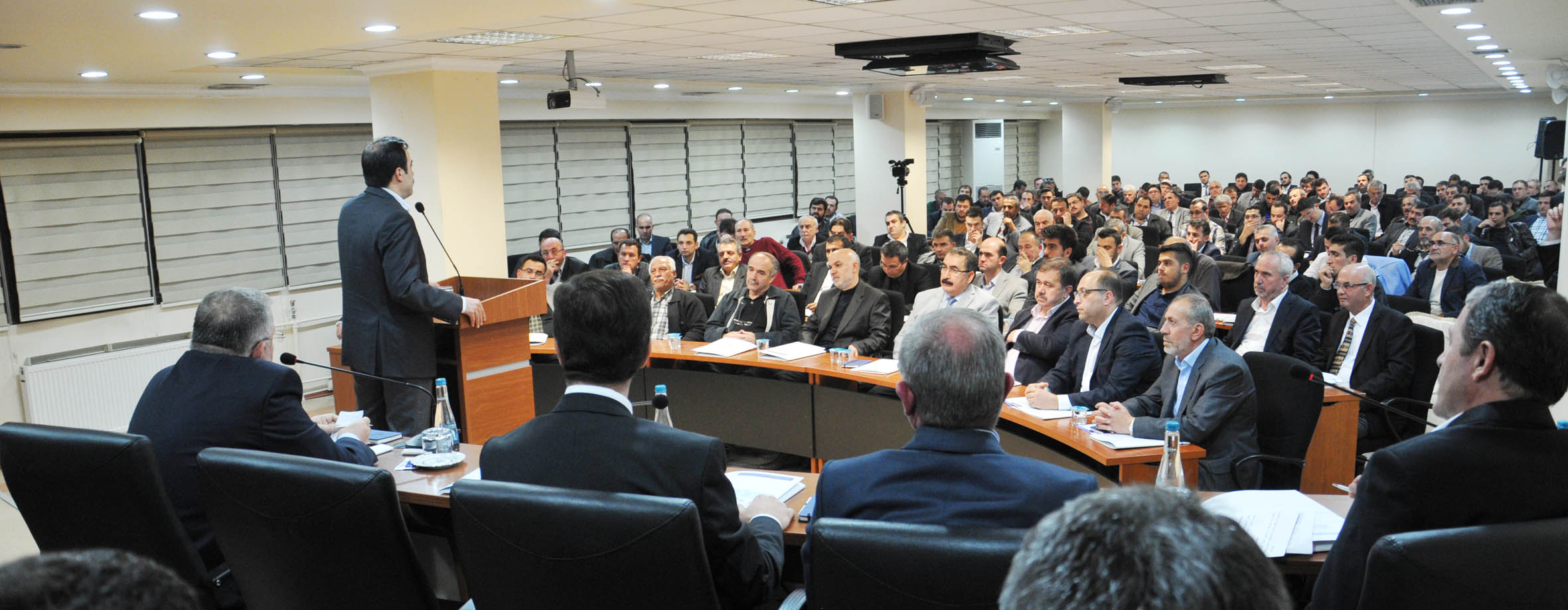 18komite3-001.JPG